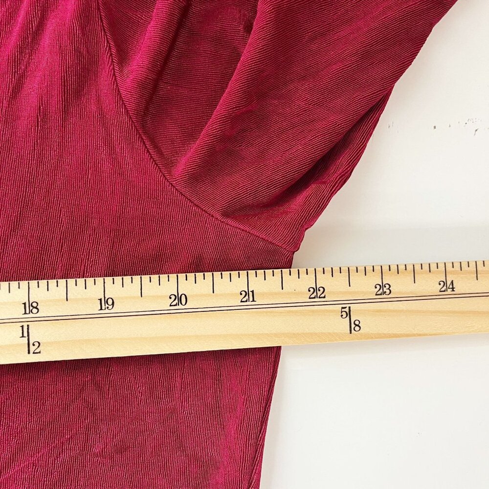 Chico's Travelers Red Wrinkle Resistant Asymmetrical Hem V-Neck Top - Size 3, XL - Picture 4 of 5
